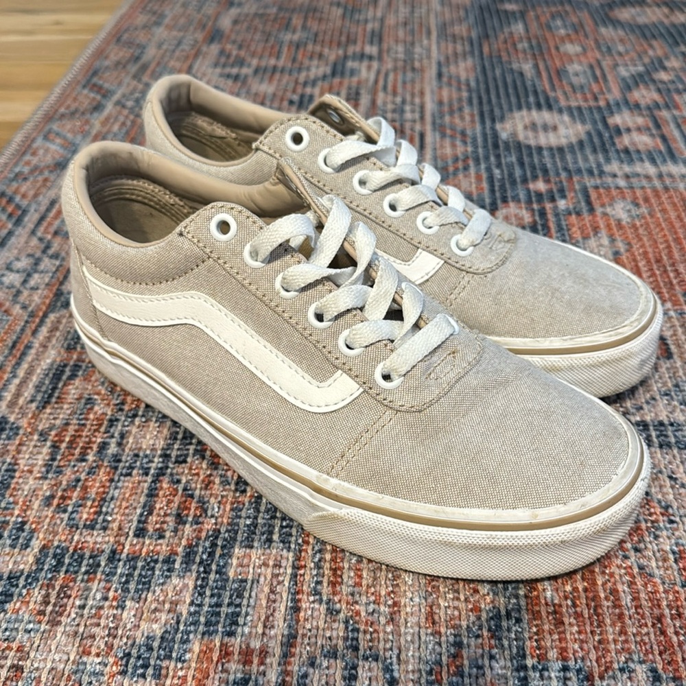 Vans Ward Lo Sneaker in Taupe